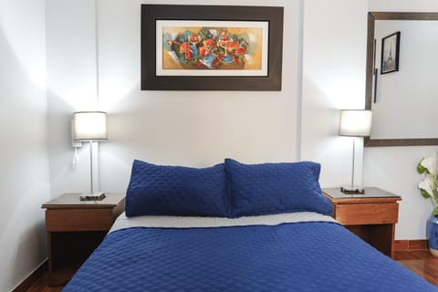 Bed, Photo of the whole room, Decorative detail, Bedroom