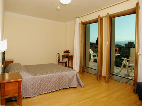 Hotel Belvedere Hotel in Torri del Benaco