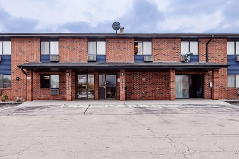 Property building, Day, On site, Time of day