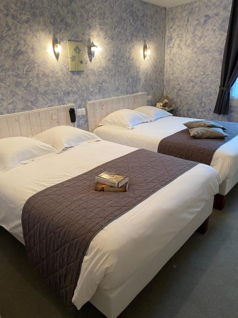 Logis Hôtel Auberge De L'ecole Hotel in Centre-Val de Loire