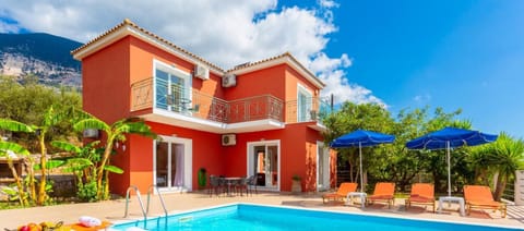 Property building, Patio, Spring, Day, Natural landscape, Garden, Garden view, Mountain view, Pool view, Swimming pool, sunbed