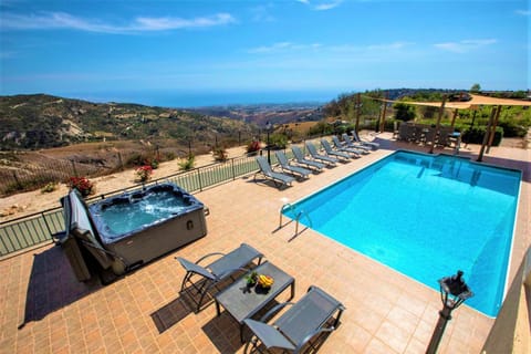 Patio, Day, Natural landscape, View (from property/room), Balcony/Terrace, Mountain view, Pool view, Sea view, Swimming pool, sunbed