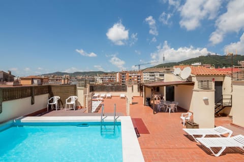 Swimming pool, Swimming pool