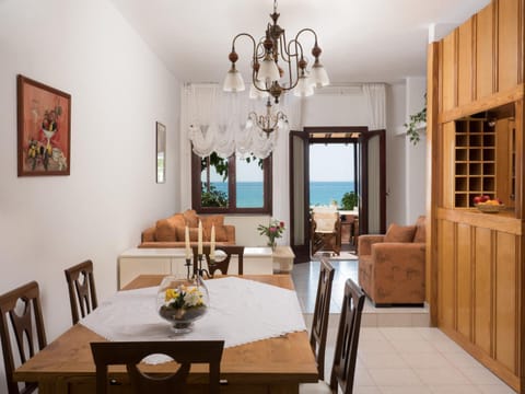 Dining area, Mountain view, Sea view