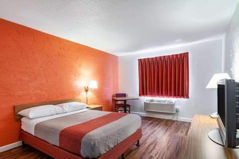 TV and multimedia, Bedroom, On site