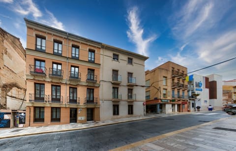 Property building, Neighbourhood