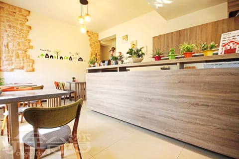 Restaurant/places to eat, Lobby or reception