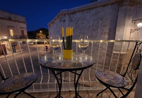 Night, View (from property/room), Balcony/Terrace