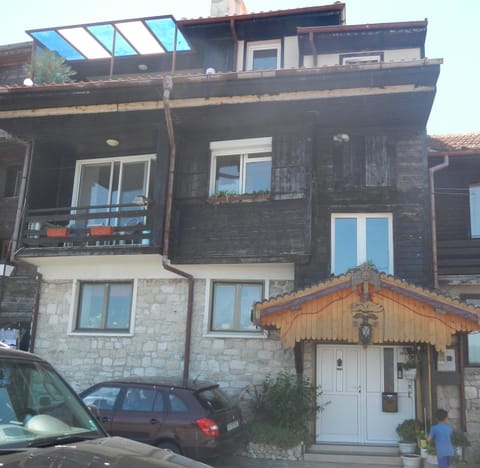 Property building, Facade/entrance