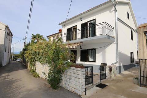 Property building, Street view