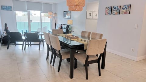 Living room, Dining area