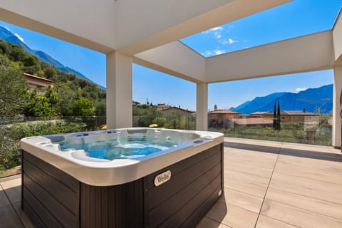 Day, Natural landscape, Hot Tub