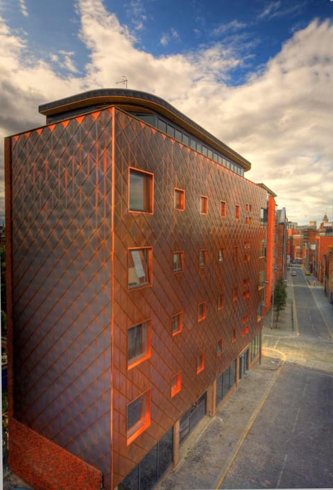 Facade/entrance, Bird's eye view