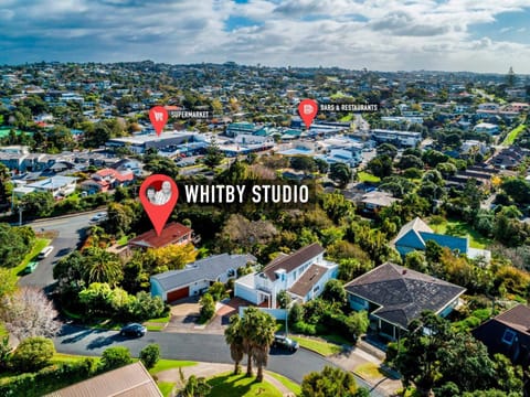 Bird's eye view, Bowling, Children play ground, Food and drinks, Evening entertainment, Landmark view, English/Irish breakfast, Dinner, Drinks, Alcoholic drinks