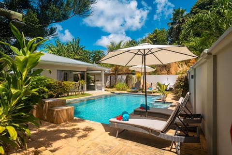 Garden view, Pool view, Swimming pool, sunbed