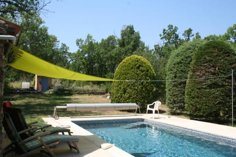 Swimming pool, sunbed