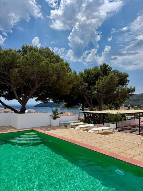 Natural landscape, City view, Mountain view, Sea view, Swimming pool, sunbed
