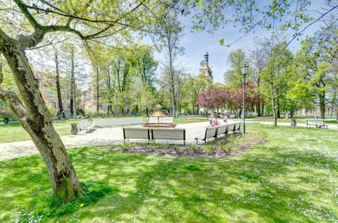 Nearby landmark, Neighbourhood