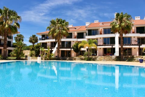 Property building, Bird's eye view, Swimming pool