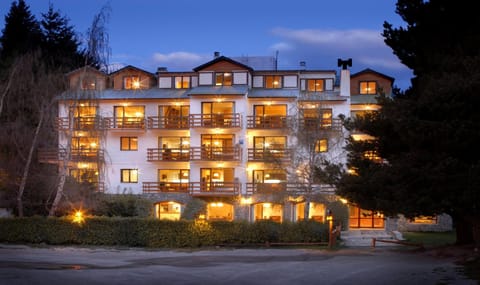 Property building, Facade/entrance, Night