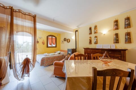 LA TAVERNA tra gli ulivi House in Liguria