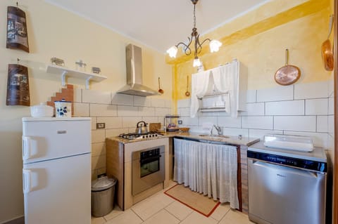 LA TAVERNA tra gli ulivi House in Liguria