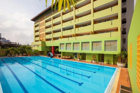 Facade/entrance, Swimming pool, Swimming pool