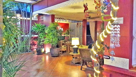 Patio, Night, Garden, Balcony/Terrace, Living room, Seating area, Dining area, Sunset