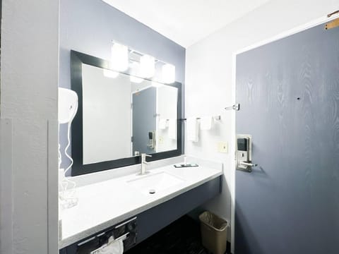 room service, room service