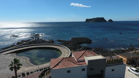 Property building, Natural landscape, Beach, Sea view