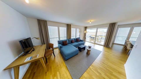 Communal lounge/ TV room, TV and multimedia, Living room, Seating area, Evening entertainment