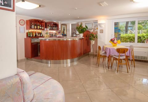 Communal lounge/ TV room, Lobby or reception