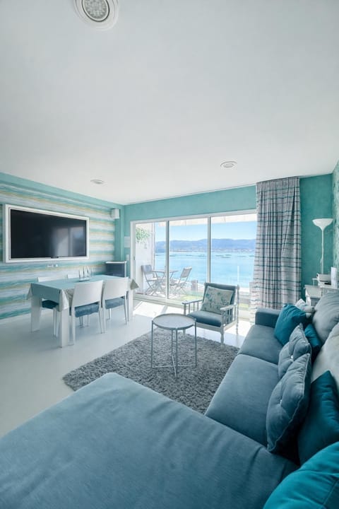 TV and multimedia, Balcony/Terrace, Living room, Dining area, Sea view, heating