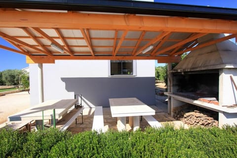 Patio, BBQ facilities, Balcony/Terrace