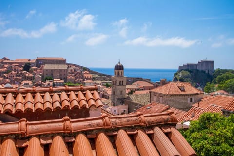 City view, Sea view