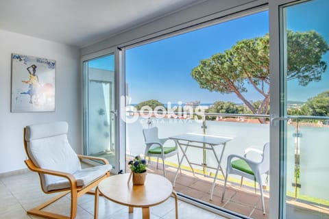 Day, View (from property/room), Balcony/Terrace, Living room, Dining area, Sea view