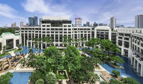 Property building, Garden, Swimming pool
