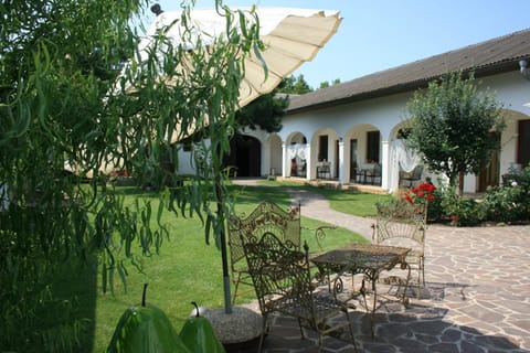 Property building, Patio, Garden