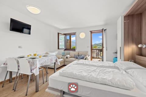 Living room, Dining area, Bedroom