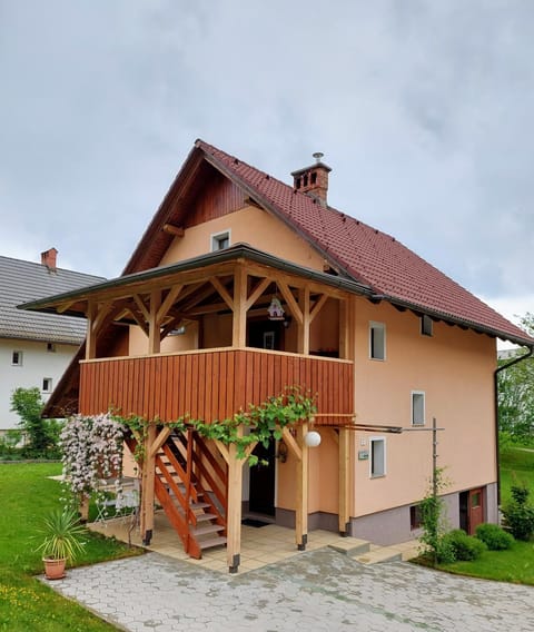 Property building, Day, Garden, Garden view