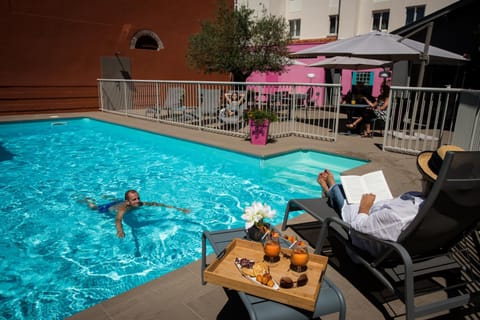 Swimming pool