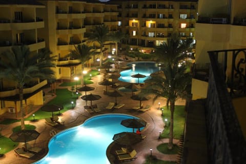 Spring, Night, Winter, Summer, Balcony/Terrace, Autumn, On site, Pool view