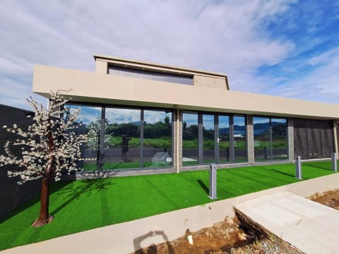 Property building, Day