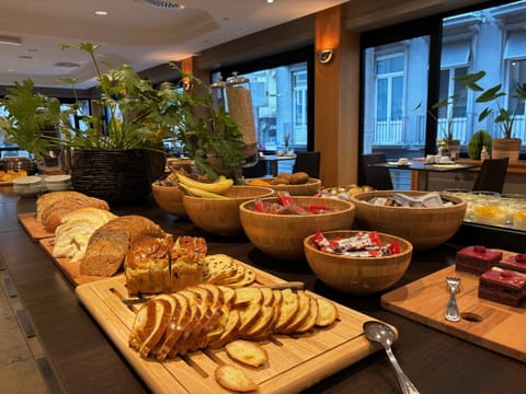 Breakfast, Buffet breakfast