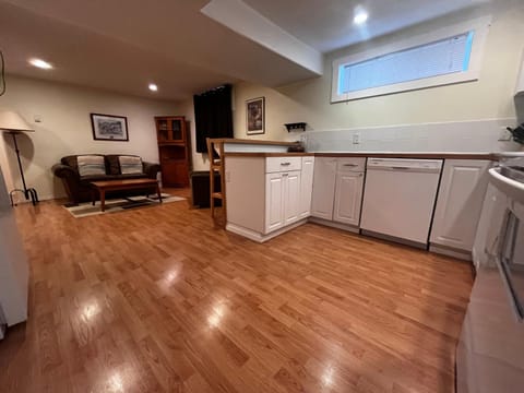 Kitchen or kitchenette, Living room