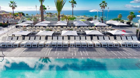 Pool view, Sea view