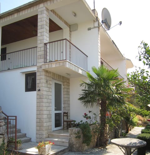 Patio, Facade/entrance, Garden