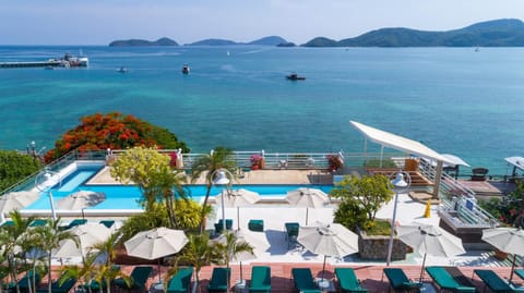 Property building, Balcony/Terrace, Swimming pool