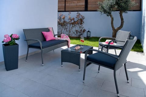 Garden, Balcony/Terrace, Seating area