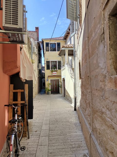Old Town Charmer Apartment in Poreč
